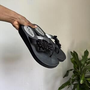 Y2K Nina Black floral summer coquette flip flops sandals US 10 EU 40